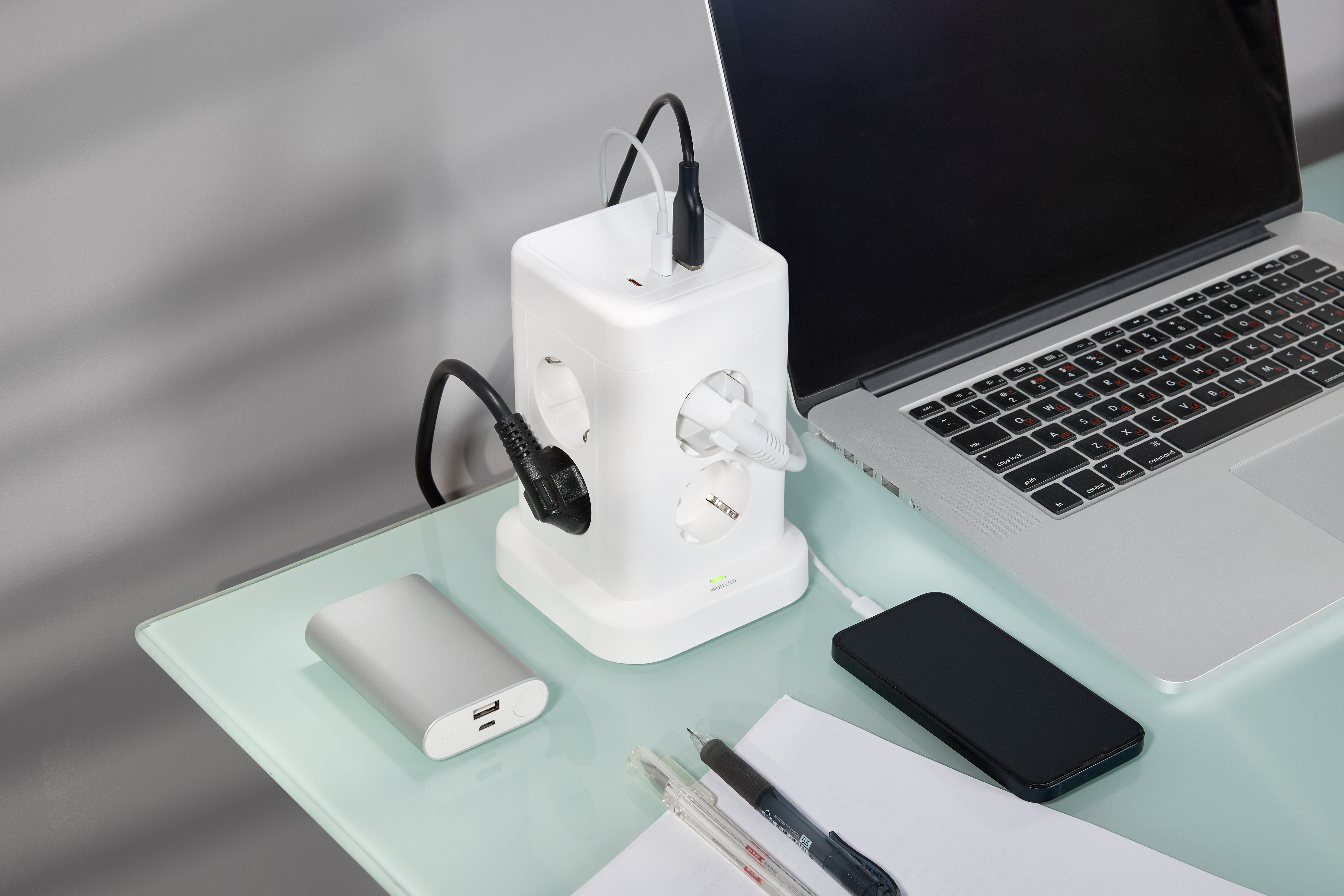Удлинитель DOMINIC У08K 1,5м 3х1мм2 USB A+C 20Вт белый IEK в Чите