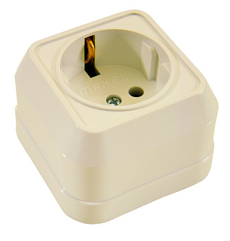 Розетка одинарная накладная с заземлением MAKEL крем в Чите