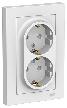 Розетка двойная AtlasDesign SE с заземлением со шторками белая в сборе в Чите