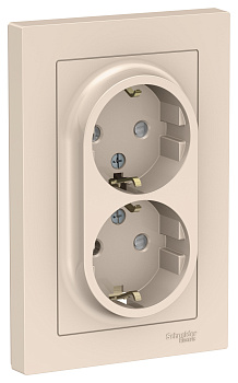 Розетка двойная AtlasDesign SE с заземлением со шторками бежевая в сборе в Чите