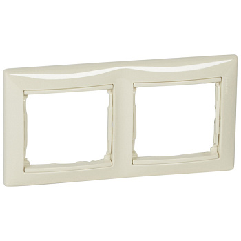 Рамка двойная VALENA Legrand крем в Чите