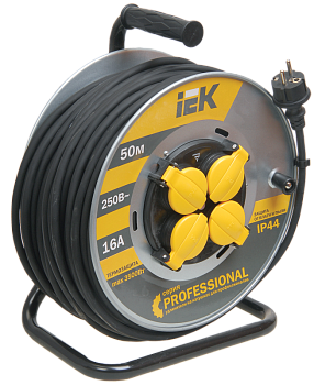 Катушка УК50 на мет с т/з 4 места 2P+PE/50м КГ 3х2,5мм2 IP44 "Professional" IEK в Чите