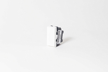 Выключатель SPL 22,5х45, 1 модуль, белый, с безвинтовым зажимом в Чите