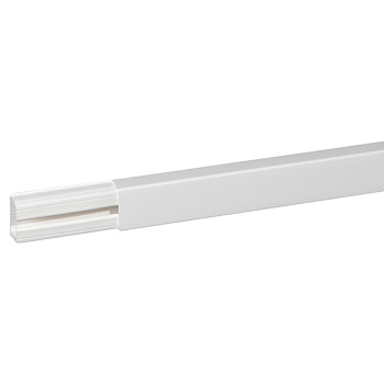 Мини-плинтус Legrand 32х20х2000 без перегородки белый в Чите