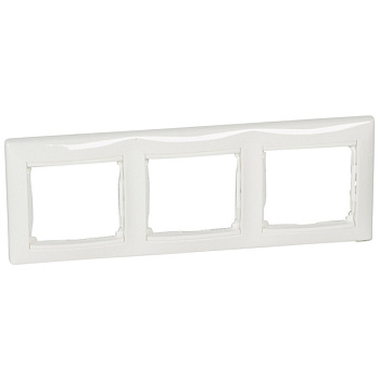Рамка тройная VALENA Legrand белая в Чите