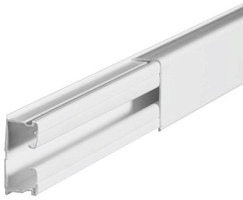 Мини-плинтус Legrand 32х12,5х2000 с перегородкой белый в Чите